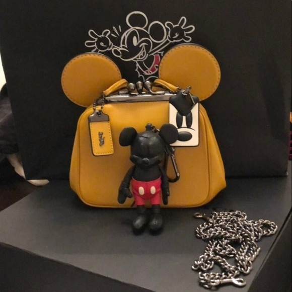 Like New Original Release Mickey Mouse Keychain. - Picture 1 of 3
